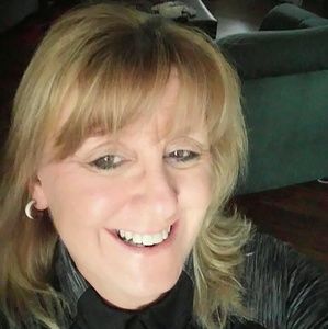 Meet your Posher, Debra